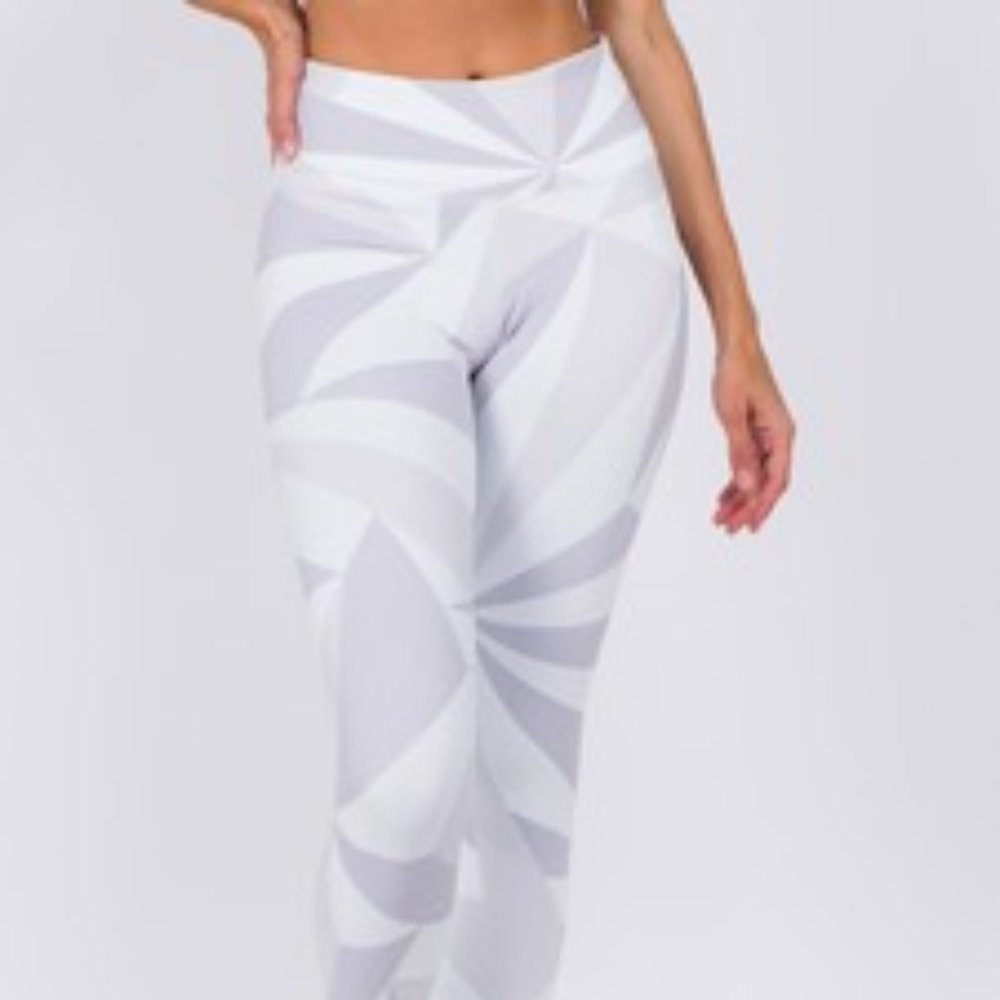 Active High Rise Geo Print Workout Legging - WHITE